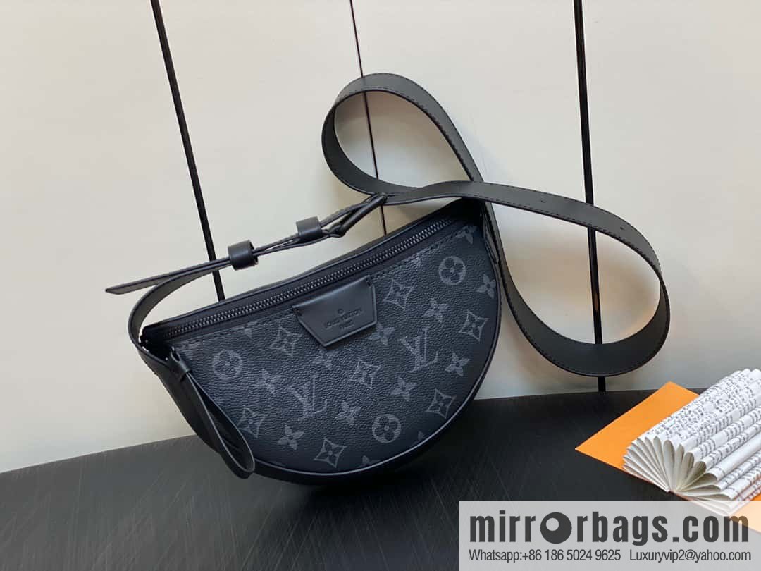 [Original order boutique] M23835 black flower, men's bag moon bag series, new LV MOON CROSSBODY handbag in autumn and winter