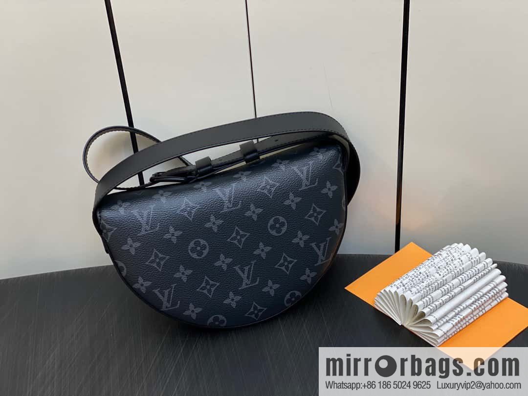 [Original order boutique] M23835 black flower, men's bag moon bag series, new LV MOON CROSSBODY handbag in autumn and winter