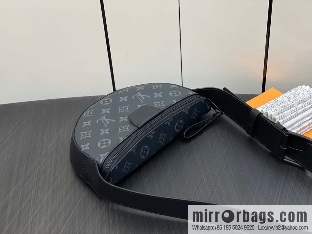 [Original order boutique] M23835 black flower, men's bag moon bag series, new LV MOON CROSSBODY handbag in autumn and winter