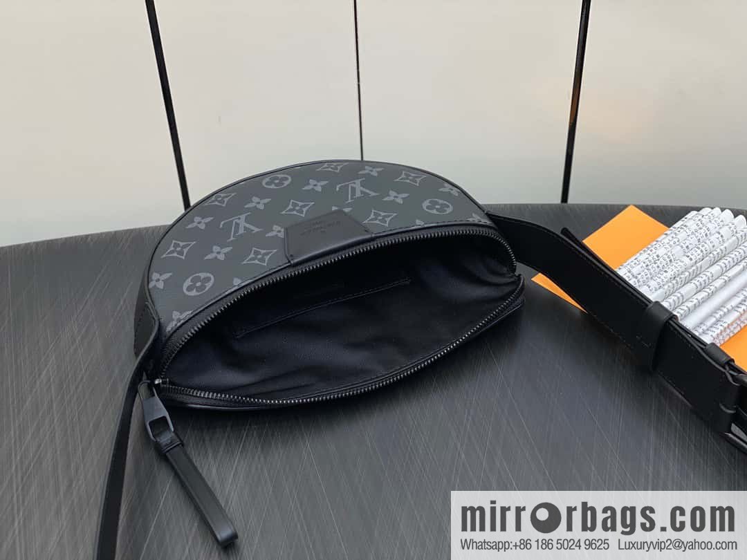 [Original order boutique] M23835 black flower, men's bag moon bag series, new LV MOON CROSSBODY handbag in autumn and winter