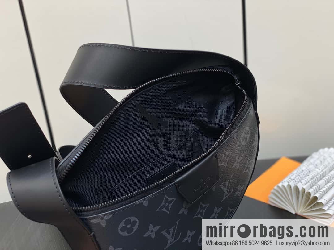 [Original order boutique] M23835 black flower, men's bag moon bag series, new LV MOON CROSSBODY handbag in autumn and winter