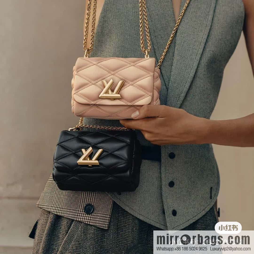 [Original order boutique] M82752 apricot M23526 full leather chain bag series PICO GO-14 handbag
