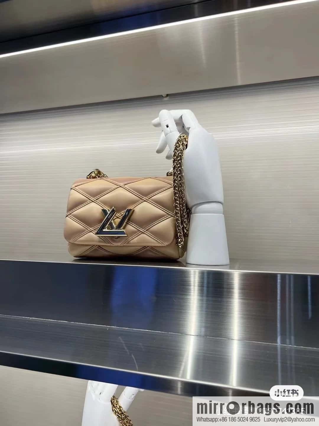 [Original order boutique] M82752 apricot M23526 full leather chain bag series PICO GO-14 handbag