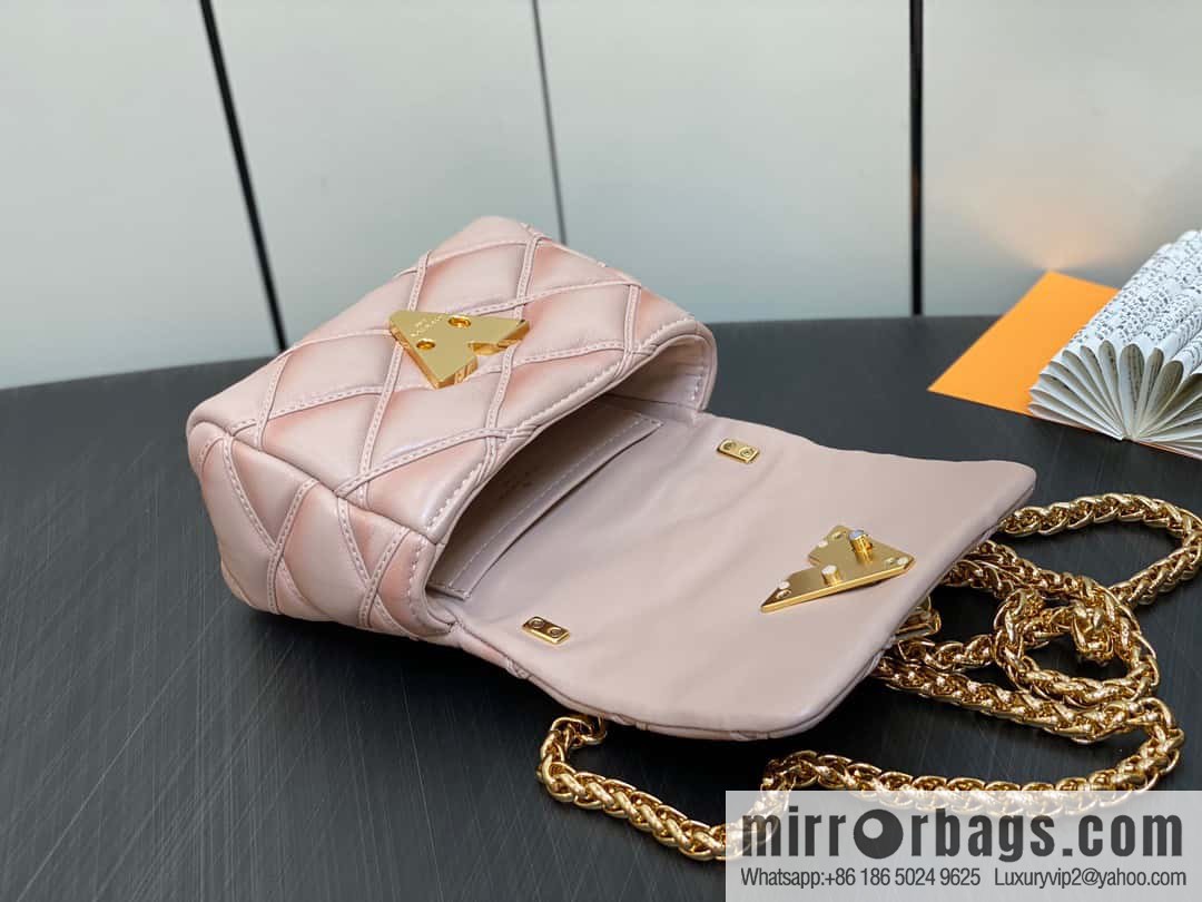 [Original order boutique] M82752 apricot M23526 full leather chain bag series PICO GO-14 handbag