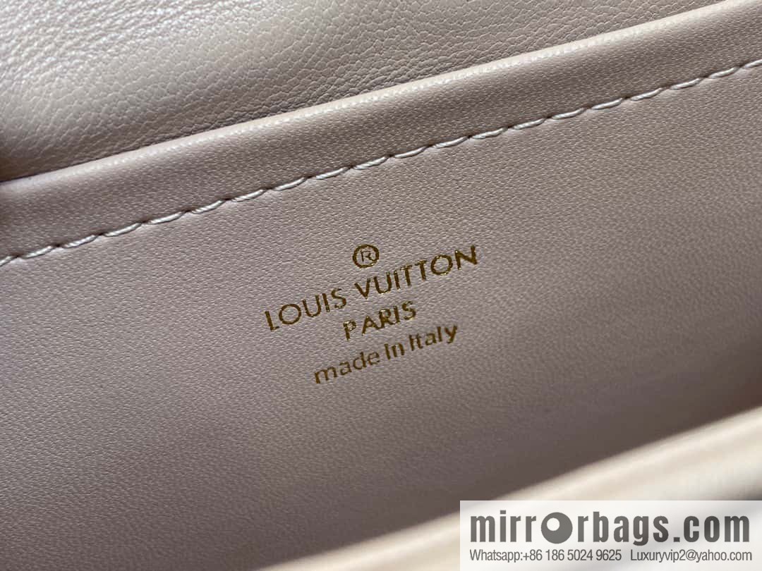 [Original order boutique] M82752 apricot M23526 full leather chain bag series PICO GO-14 handbag