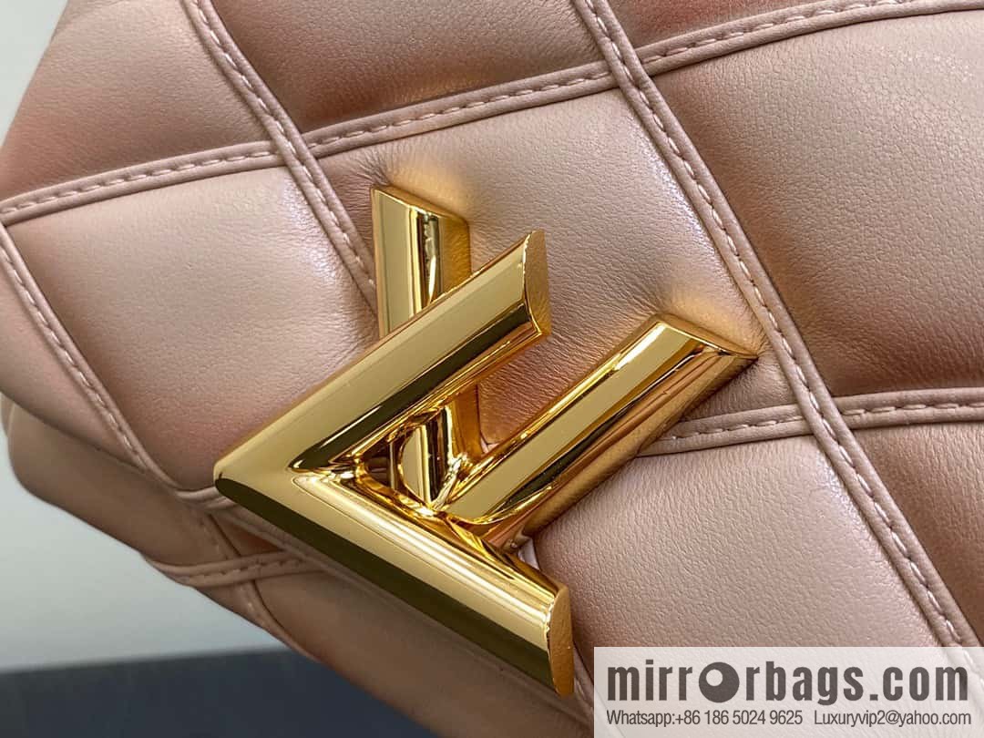 [Original order boutique] M82752 apricot M23526 full leather chain bag series PICO GO-14 handbag