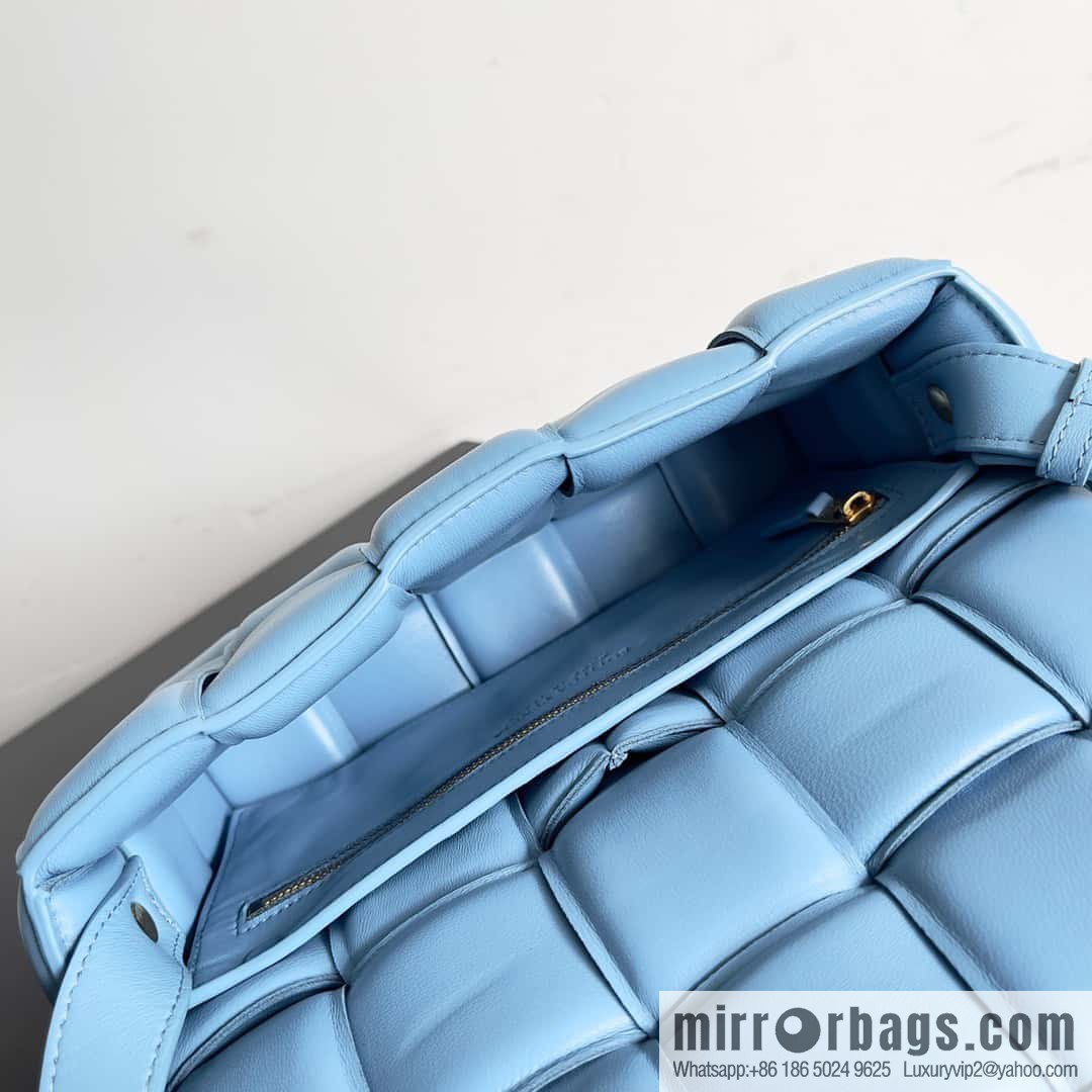 New color~ Hurricane Blue BV Cassette bag Cassette bag Pillow bag, item number: 70094