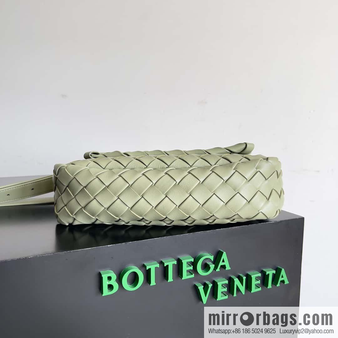 #B's new COBBLE Cobble Bag in early autumn of 2023 is the same as Stefanie Sun, model number: 755659.