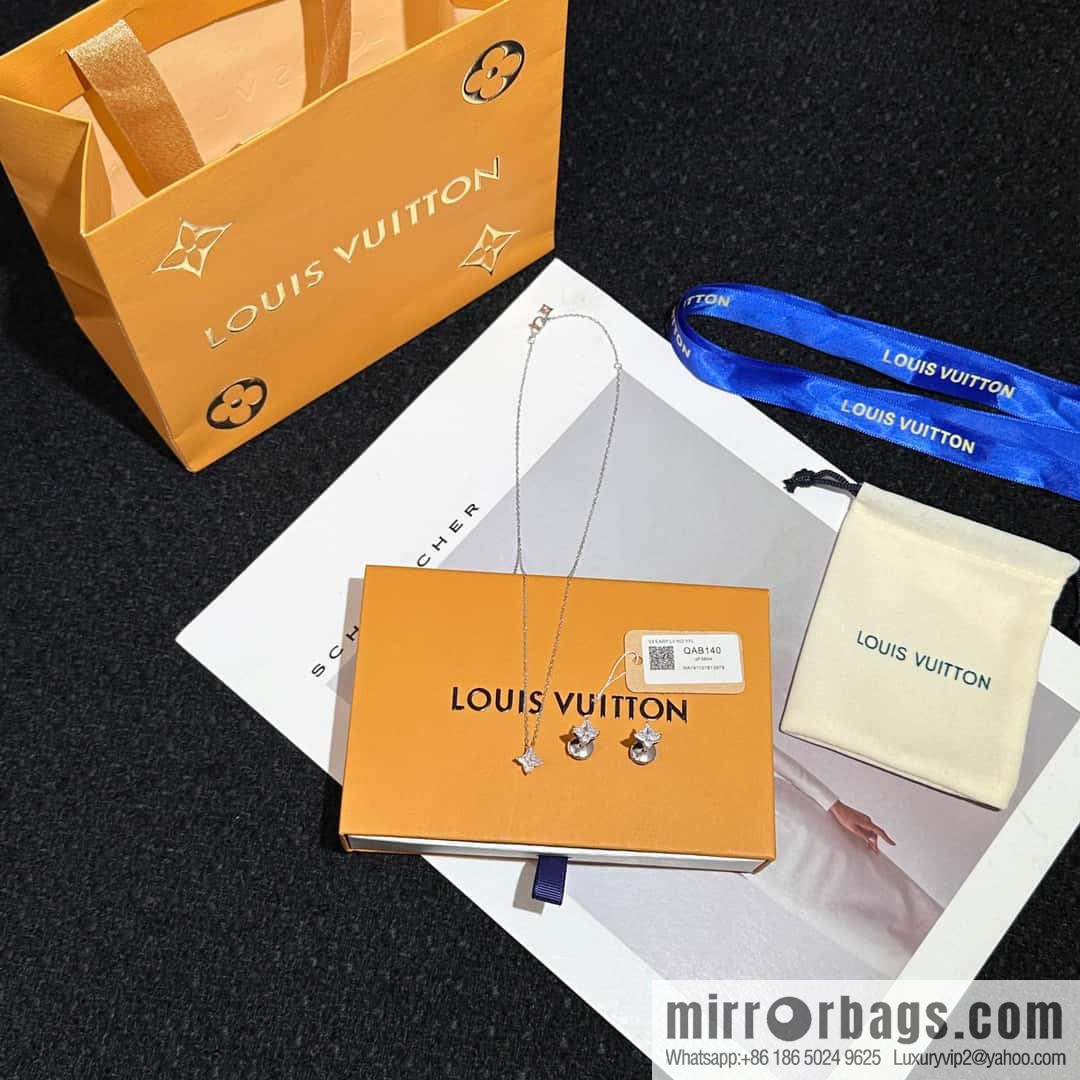 ❗️New ❗️ ☀ Louis Vuitton diamond necklace, stud earrings ☀ LV lconic Pearls necklace