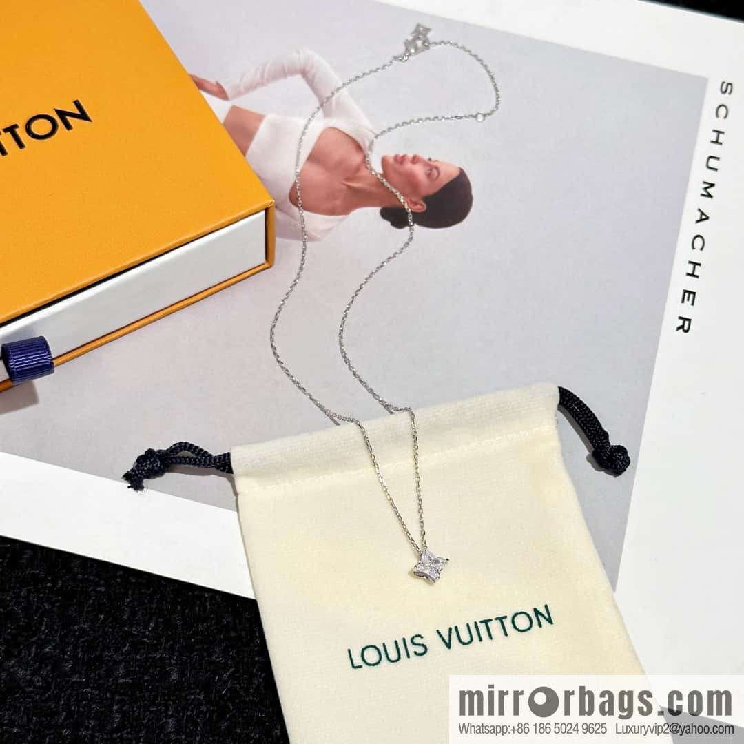 ❗️New ❗️ ☀ Louis Vuitton diamond necklace, stud earrings ☀ LV lconic Pearls necklace