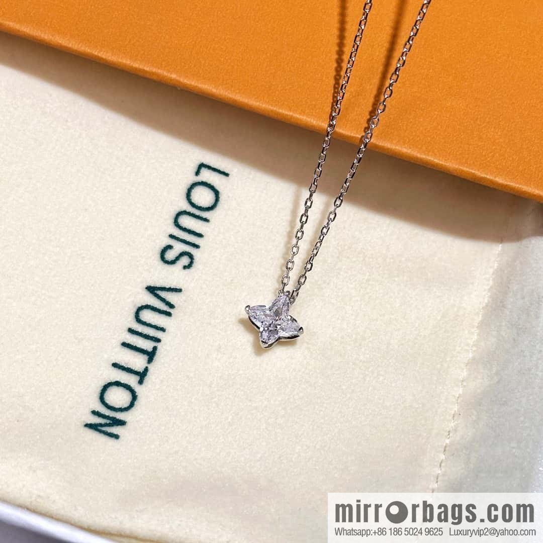 ❗️New ❗️ ☀ Louis Vuitton diamond necklace, stud earrings ☀ LV lconic Pearls necklace