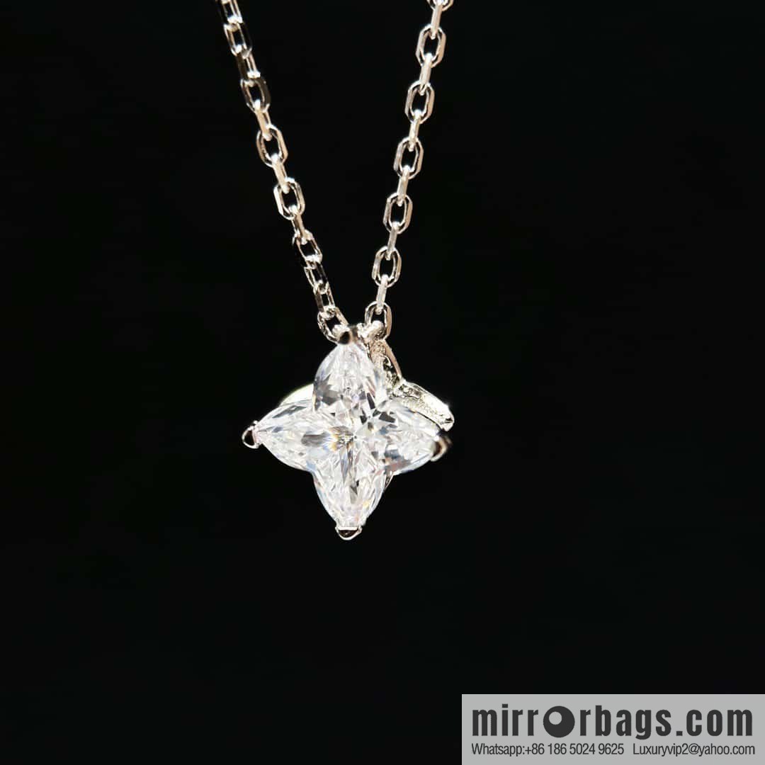 ❗️New ❗️ ☀ Louis Vuitton diamond necklace, stud earrings ☀ LV lconic Pearls necklace