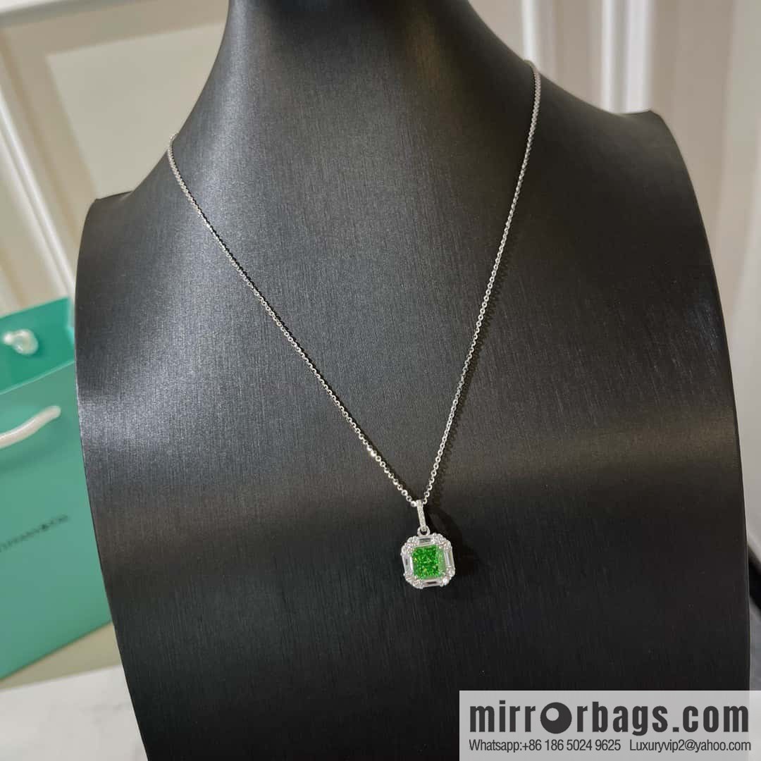 ❗️New ❗️ New ☑️ TIFFANY & Co. Tiffany Square Green Diamond Necklace