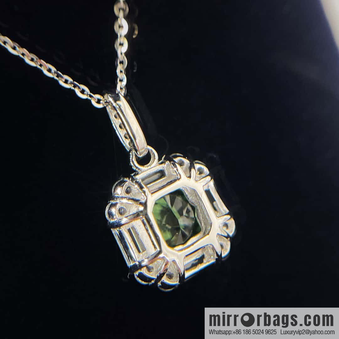 ❗️New ❗️ New ☑️ TIFFANY & Co. Tiffany Square Green Diamond Necklace