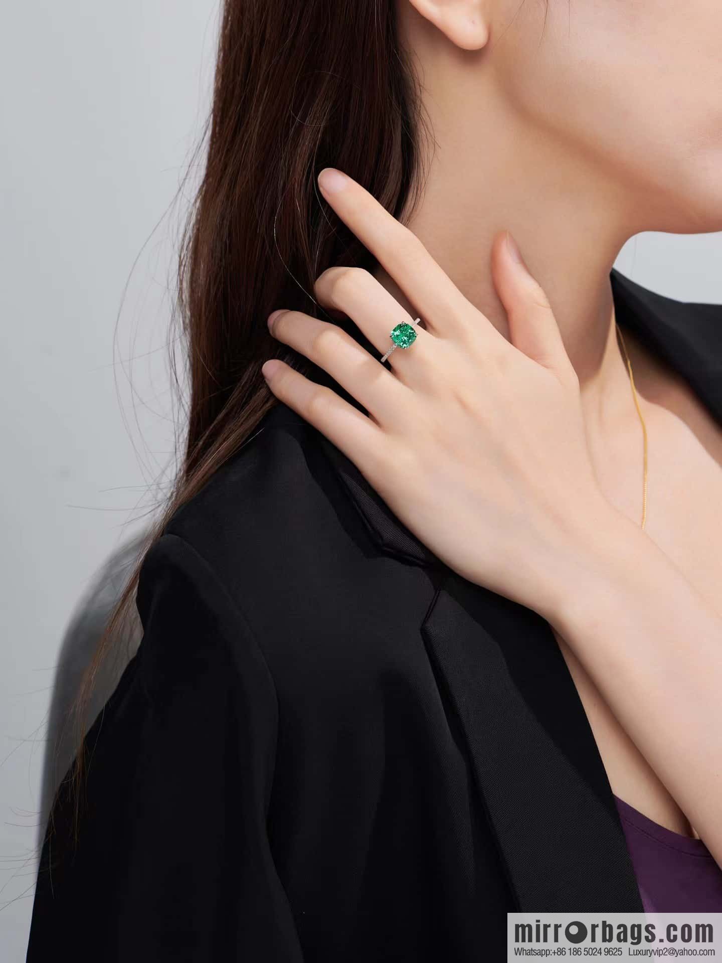 ❗️New ❗️ New ☑️ Tiffany & Co. Square Green Diamond Ring