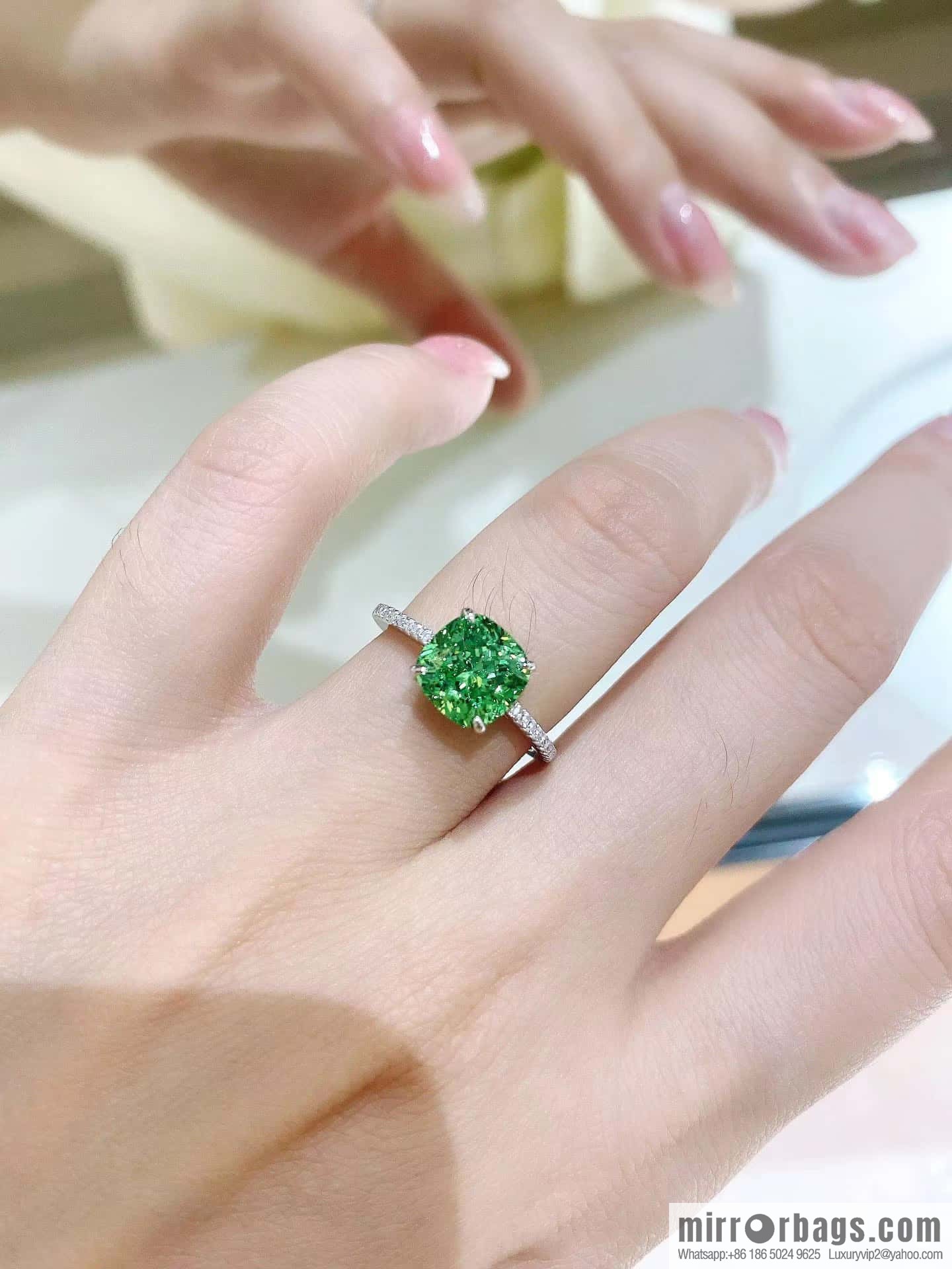 ❗️New ❗️ New ☑️ Tiffany & Co. Square Green Diamond Ring