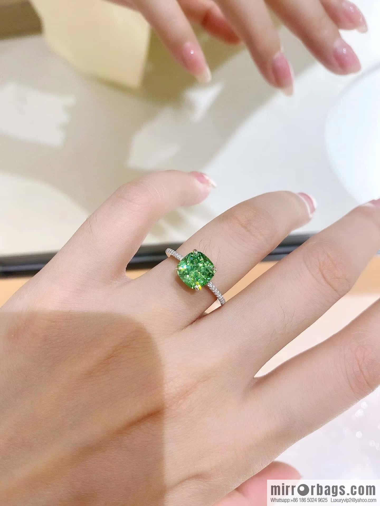 ❗️New ❗️ New ☑️ Tiffany & Co. Square Green Diamond Ring
