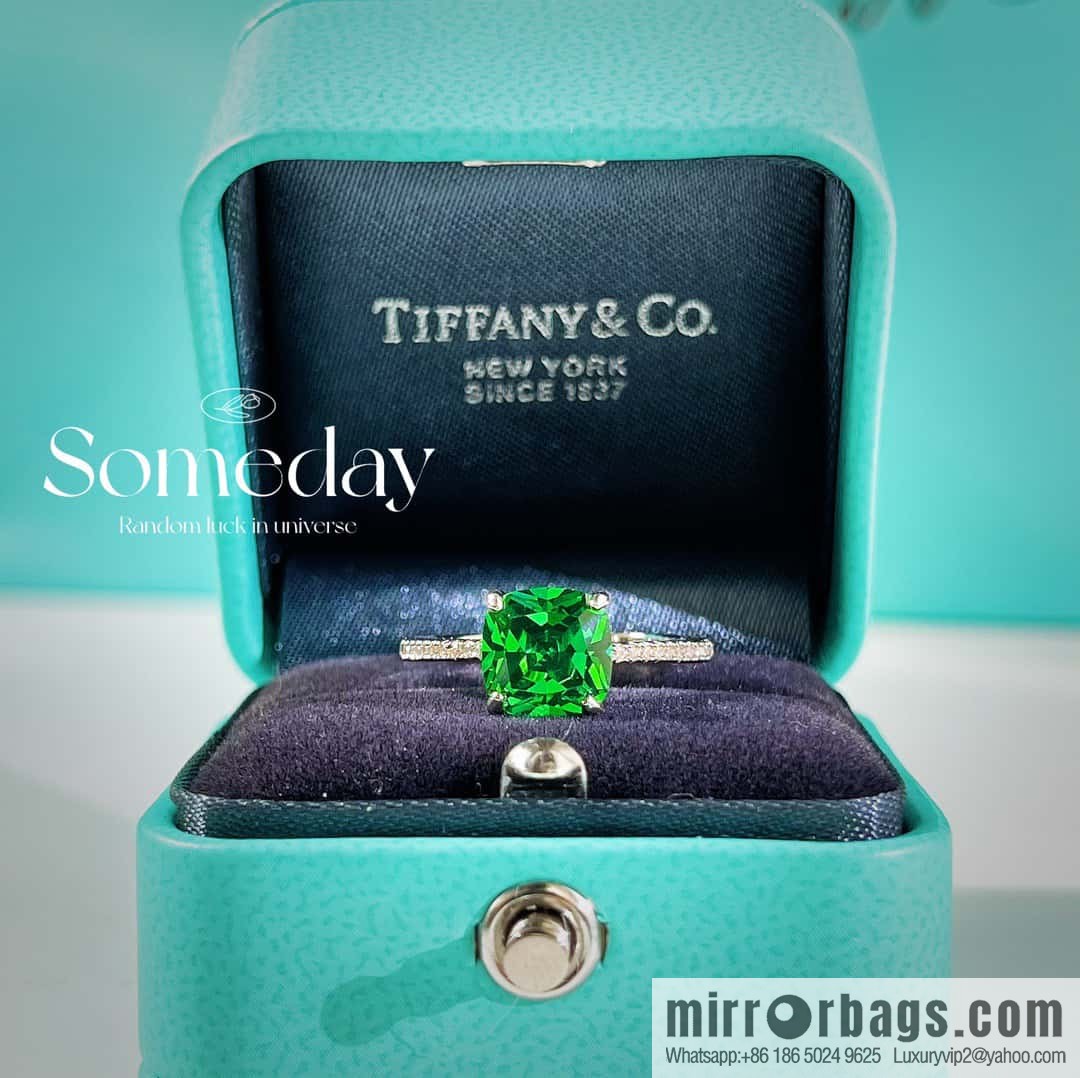❗️New ❗️ New ☑️ Tiffany & Co. Square Green Diamond Ring