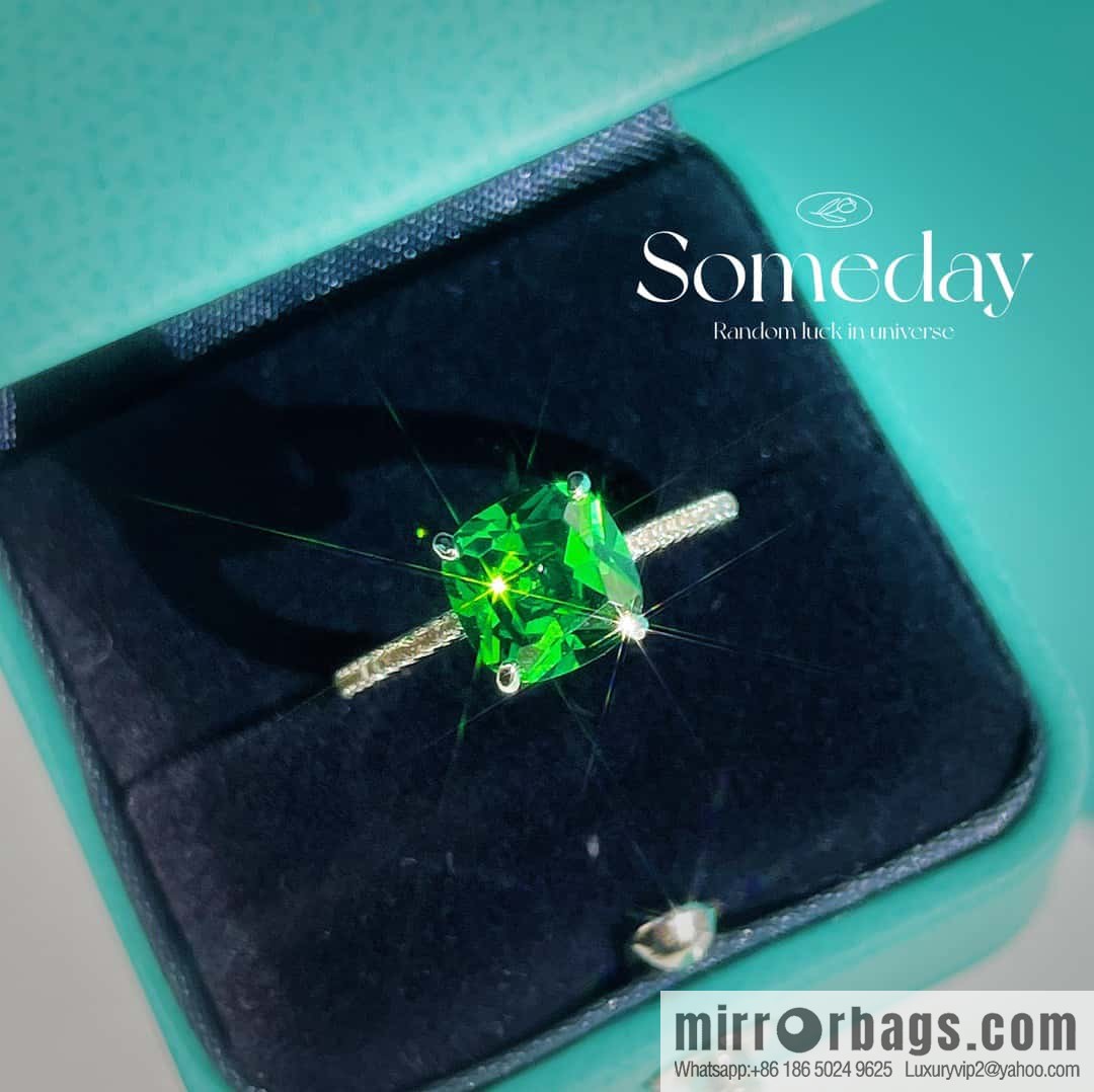❗️New ❗️ New ☑️ Tiffany & Co. Square Green Diamond Ring