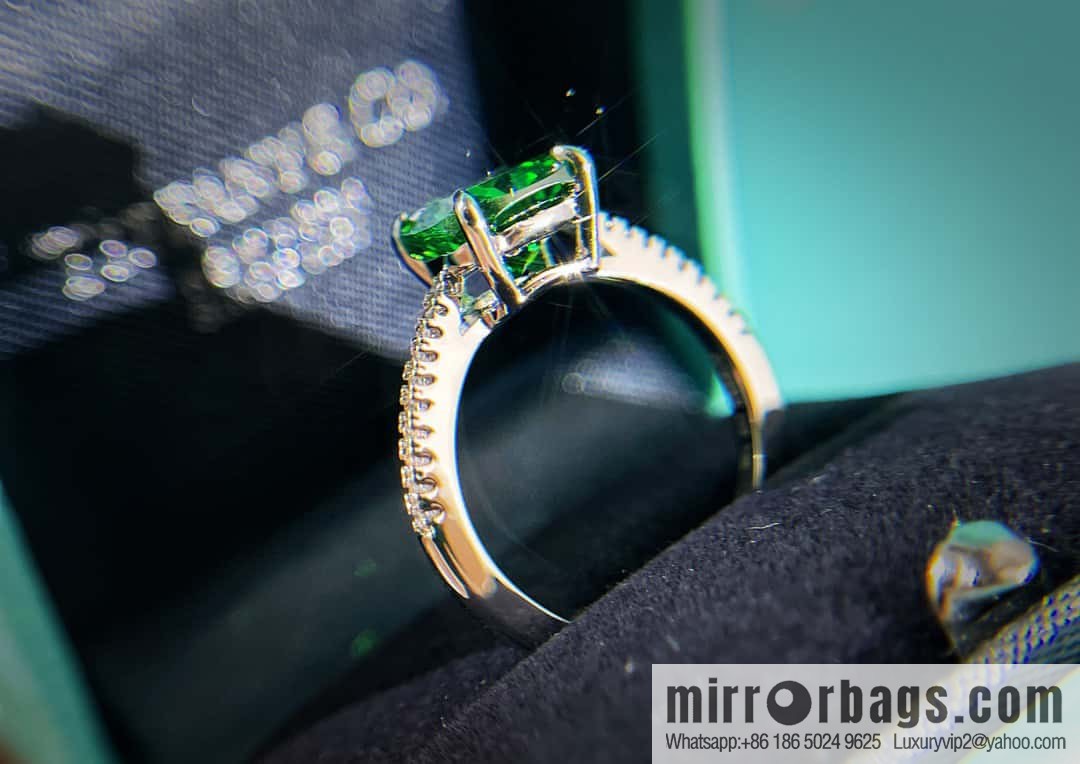 ❗️New ❗️ New ☑️ Tiffany & Co. Square Green Diamond Ring