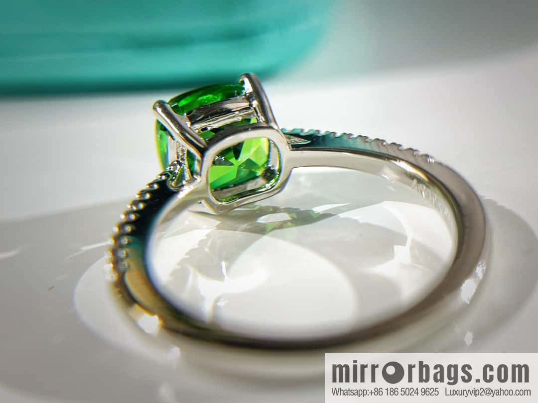 ❗️New ❗️ New ☑️ Tiffany & Co. Square Green Diamond Ring