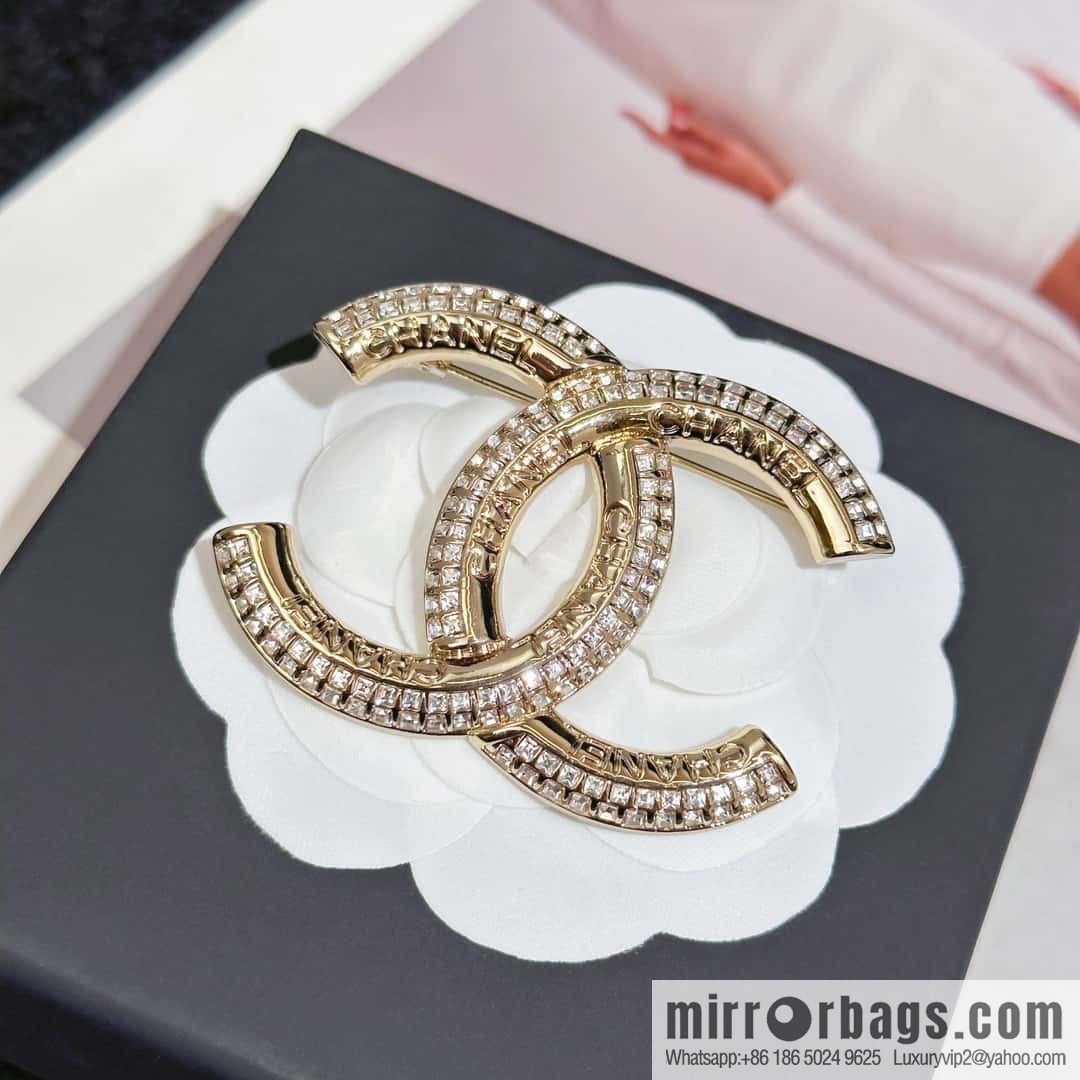 ❗️New ❗️ Chanel brooch ☀️ new ☑️ Chanel double c full diamond brooch ☀️