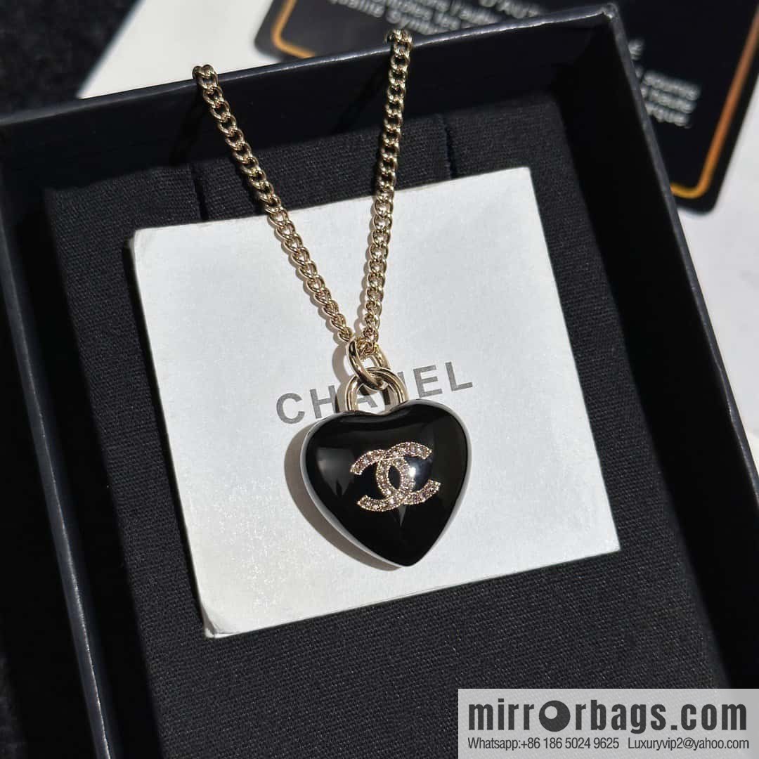 ❗️New ❗️ Chanel necklace ☀️ new ☑️ Chanel double c peach heart love necklace ☀️