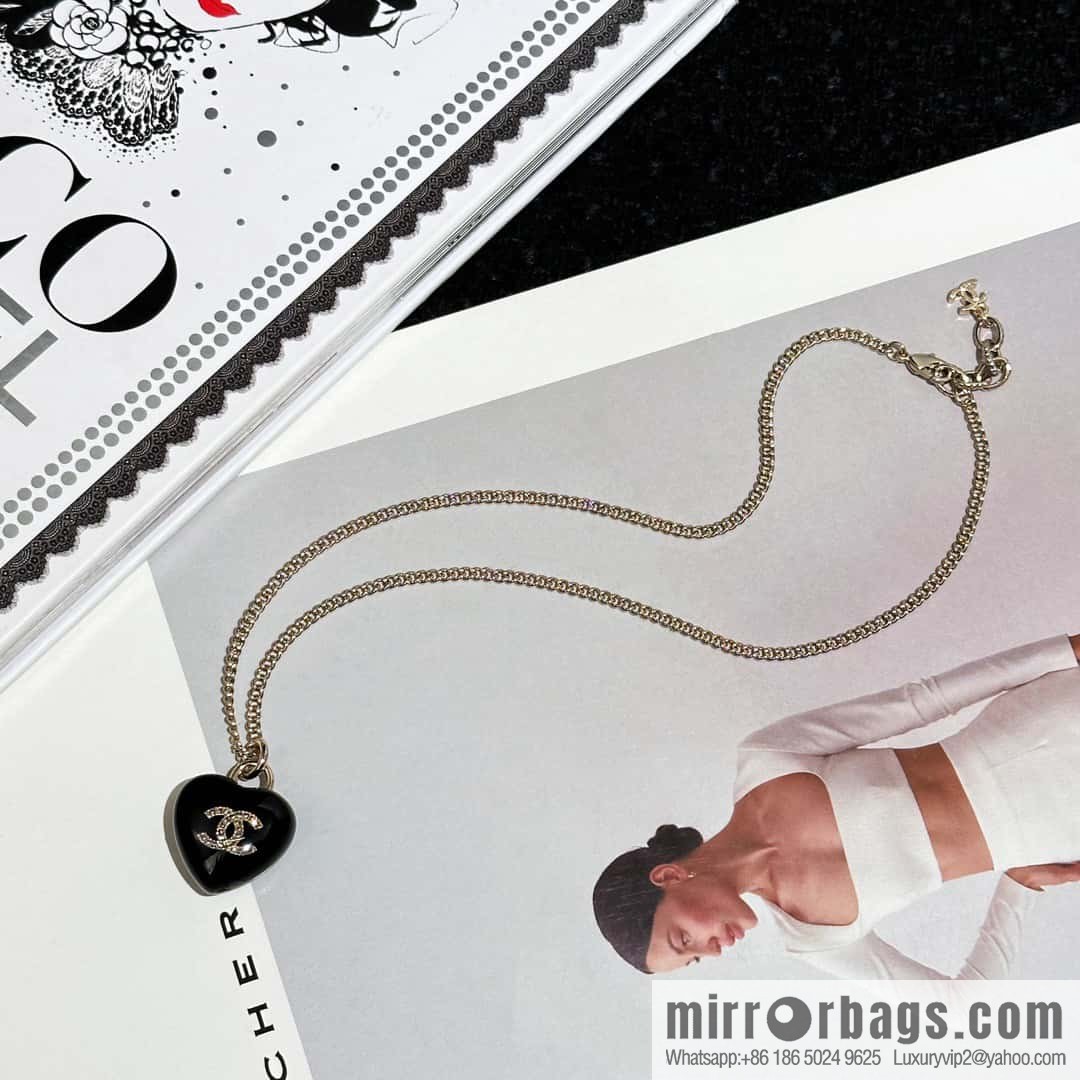 ❗️New ❗️ Chanel necklace ☀️ new ☑️ Chanel double c peach heart love necklace ☀️