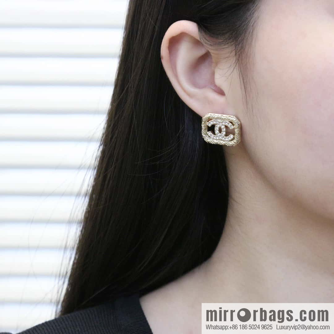 ☀️New ☑️ Chanel C1 double c octagon stud earrings ☀️