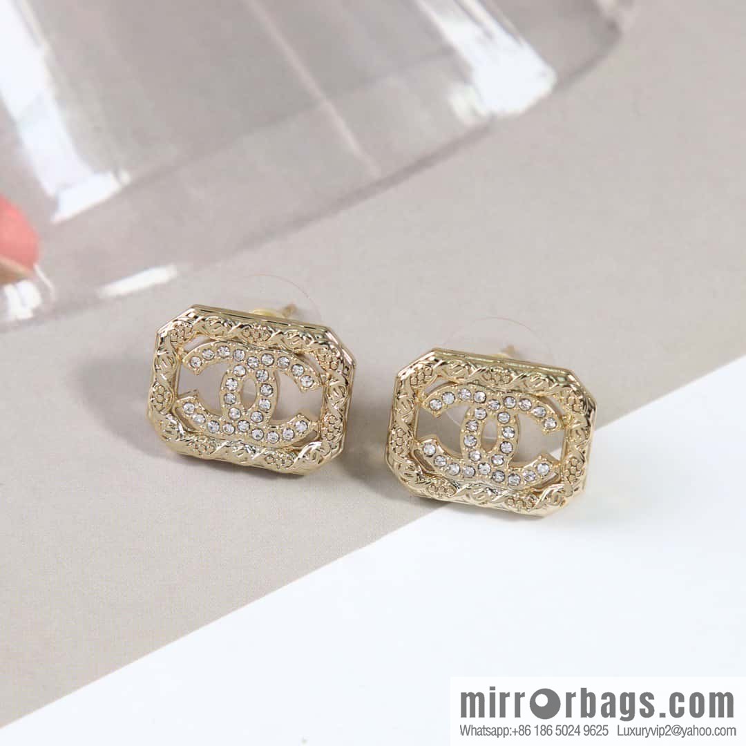 ☀️New ☑️ Chanel C1 double c octagon stud earrings ☀️