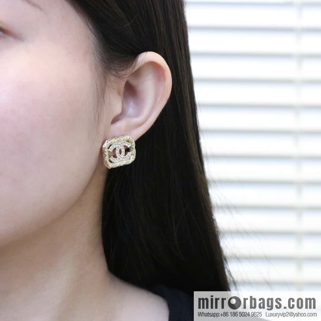 ☀️New ☑️ Chanel C1 double c octagon stud earrings ☀️