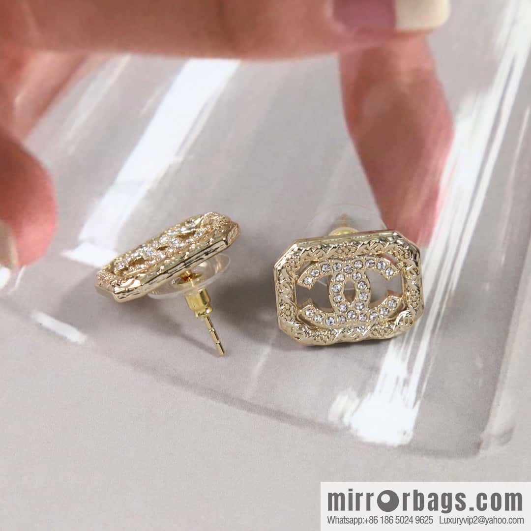 ☀️New ☑️ Chanel C1 double c octagon stud earrings ☀️
