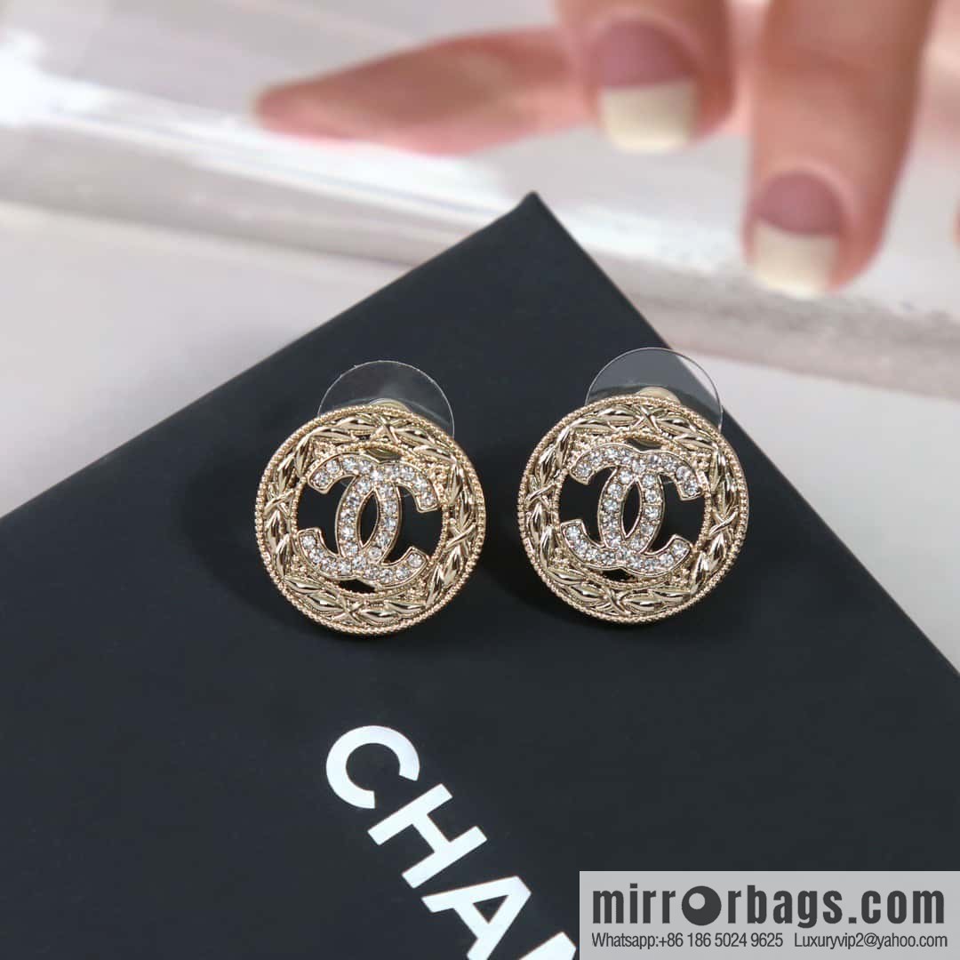 ☀️New ☑️ Chanel C1 double c round stud earrings ☀️