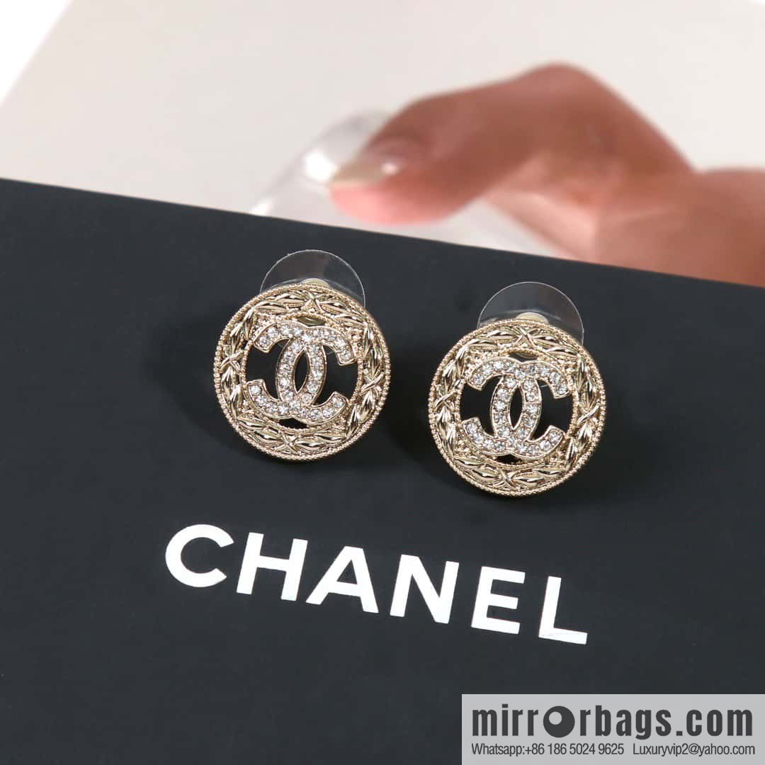 ☀️New ☑️ Chanel C1 double c round stud earrings ☀️