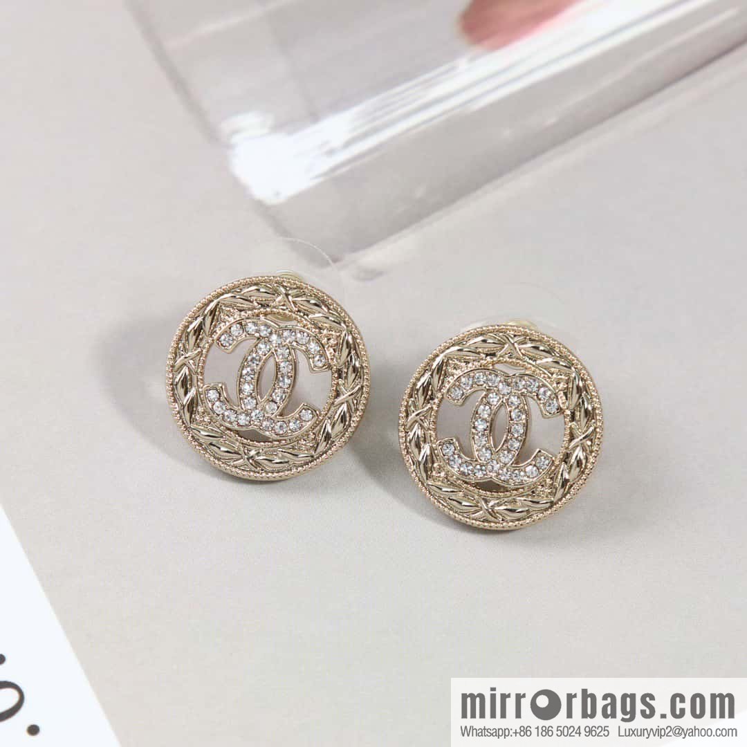 ☀️New ☑️ Chanel C1 double c round stud earrings ☀️