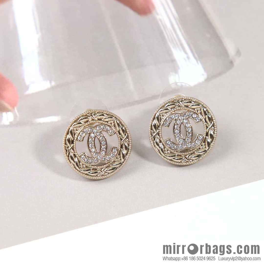 ☀️New ☑️ Chanel C1 double c round stud earrings ☀️