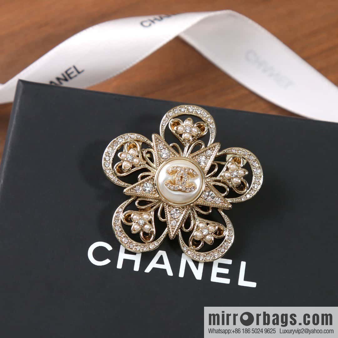 ☀️New ☑️ Chanel snowflake pentagram ⭐ brooch ☀️