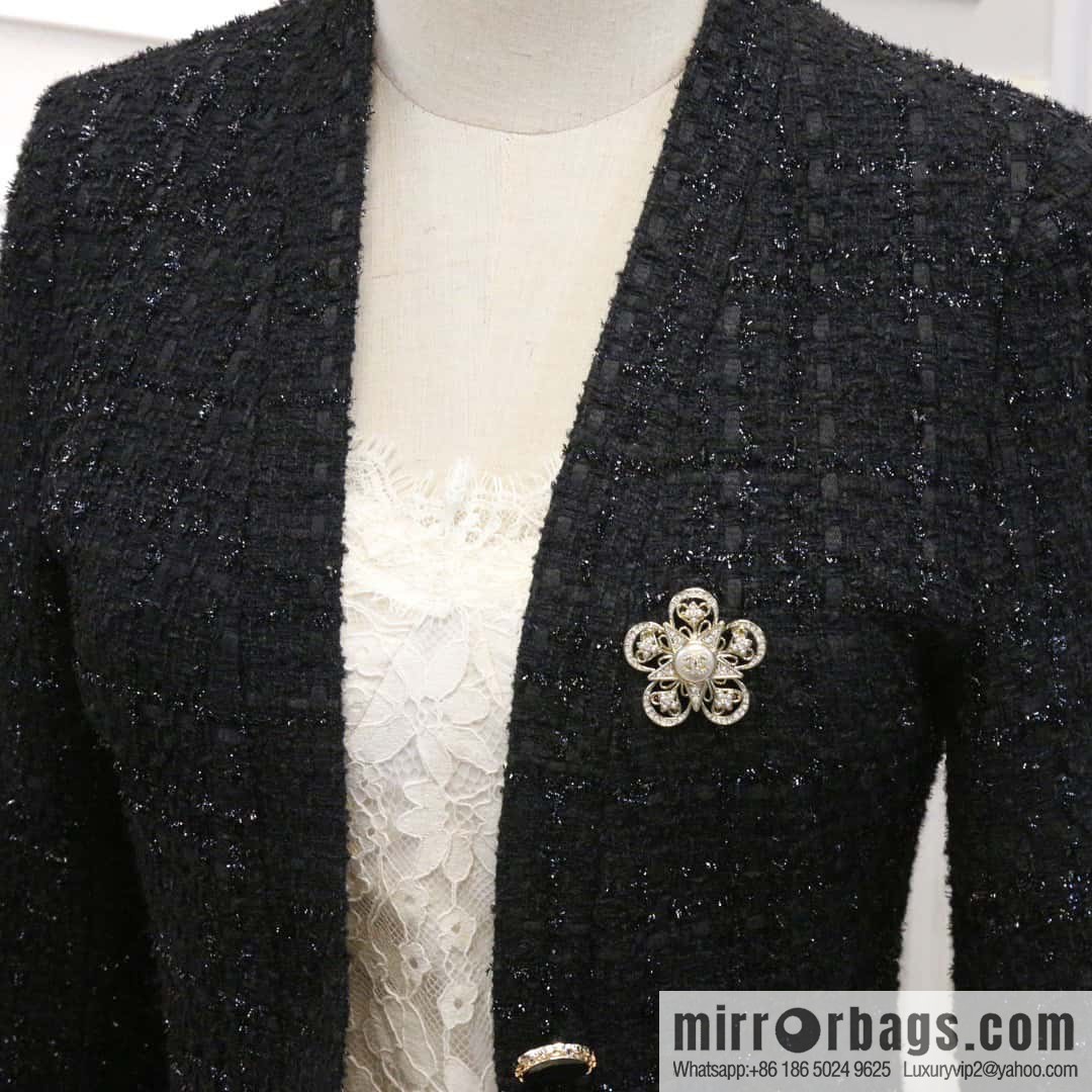 ☀️New ☑️ Chanel snowflake pentagram ⭐ brooch ☀️
