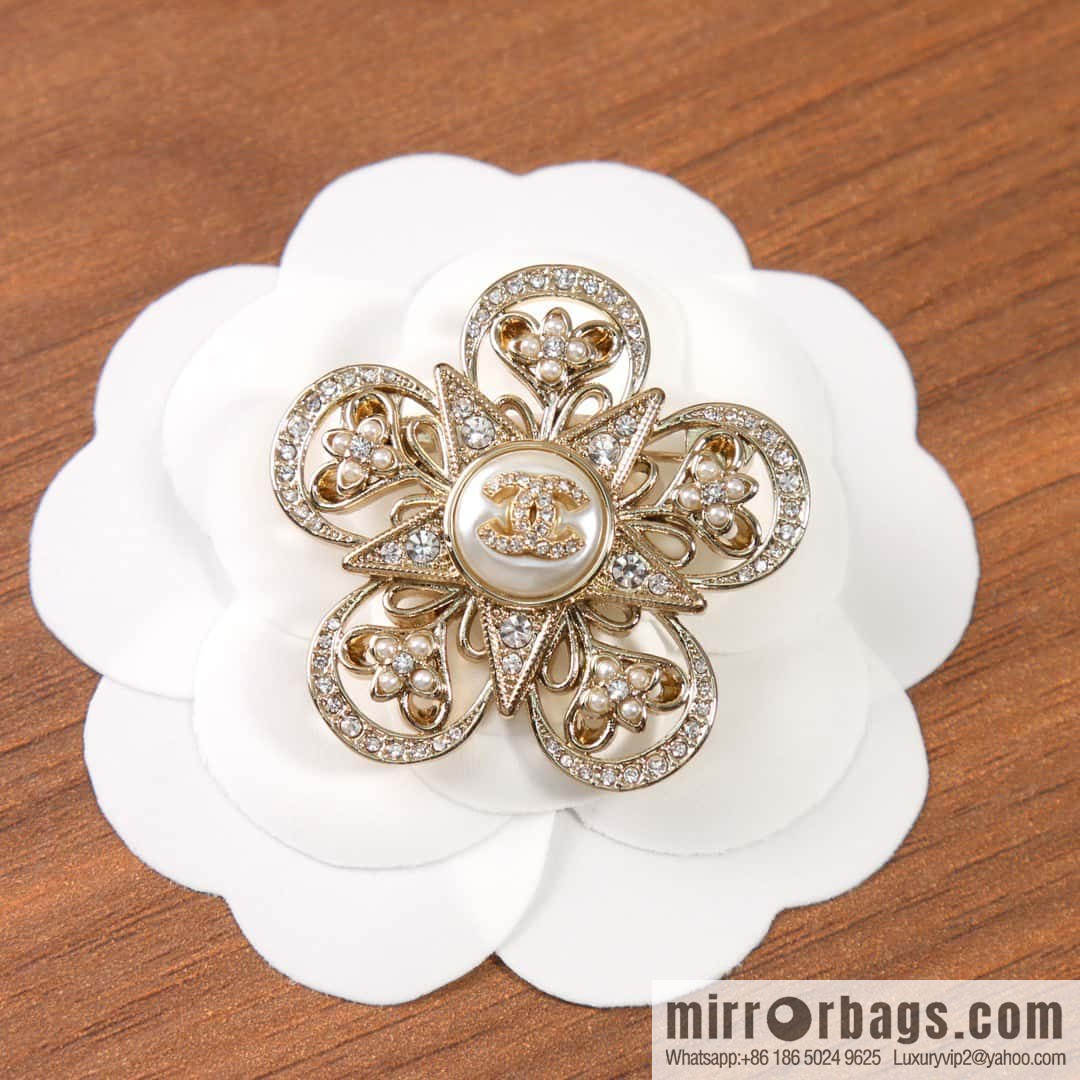 ☀️New ☑️ Chanel snowflake pentagram ⭐ brooch ☀️