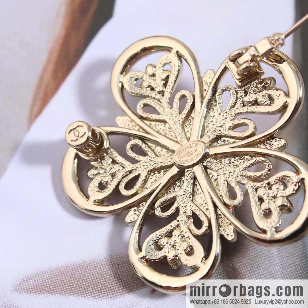 ☀️New ☑️ Chanel snowflake pentagram ⭐ brooch ☀️
