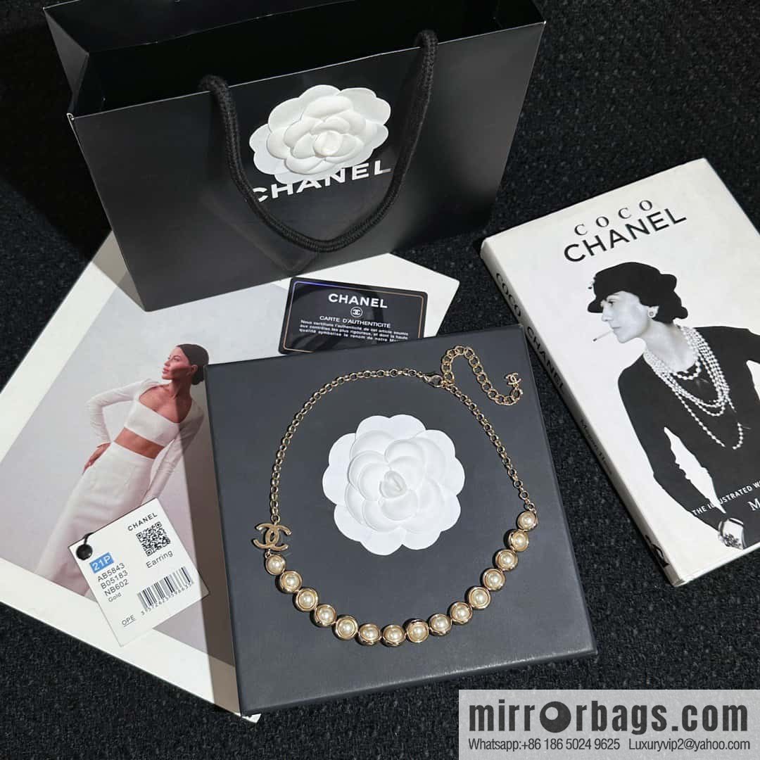 ❗️New ❗️ Chanel necklace ☀️ new ☑️ Chanel double c short pearl necklace ☀️