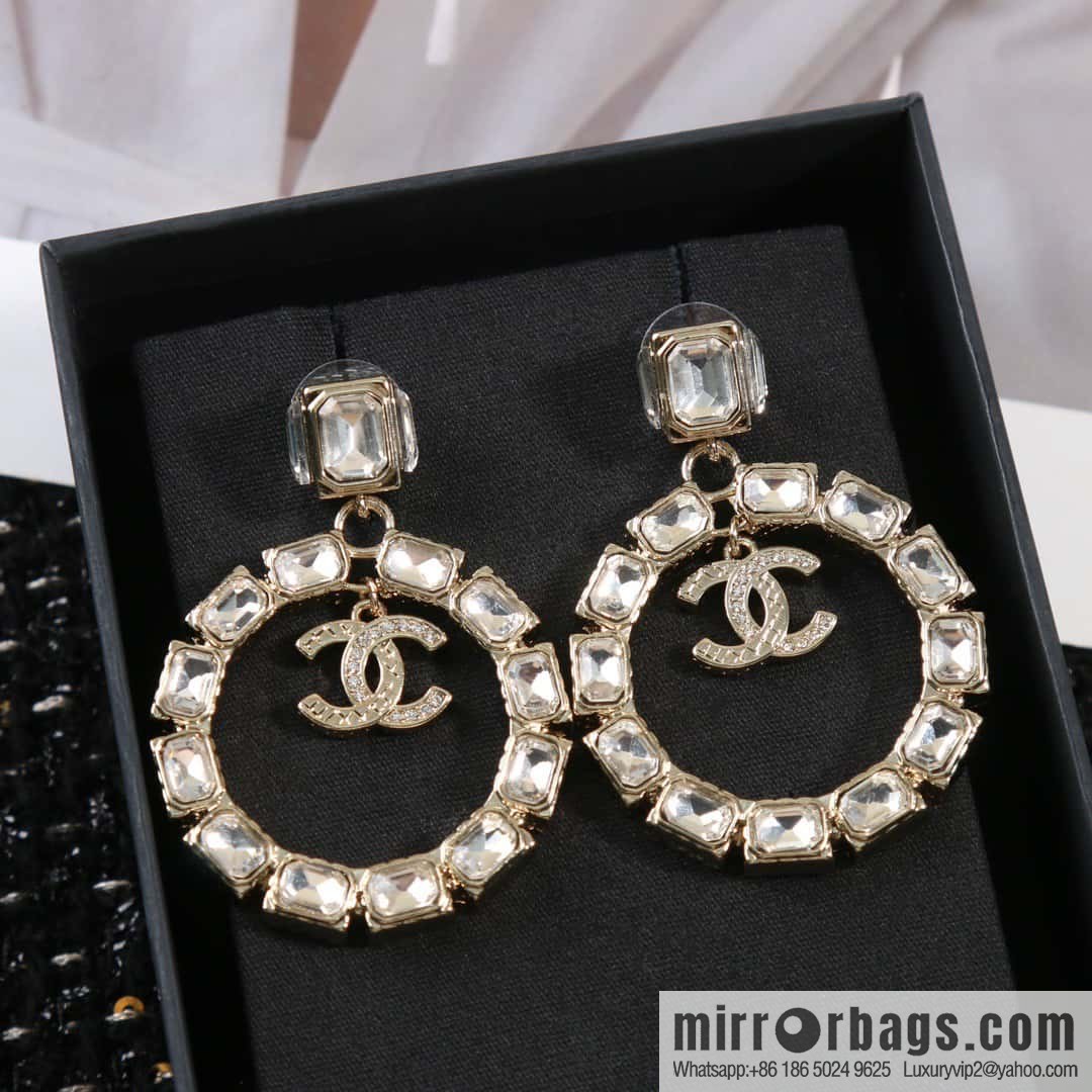 ☀️New ☑️ Chanel C2 double c square diamond round stud earrings ☀️