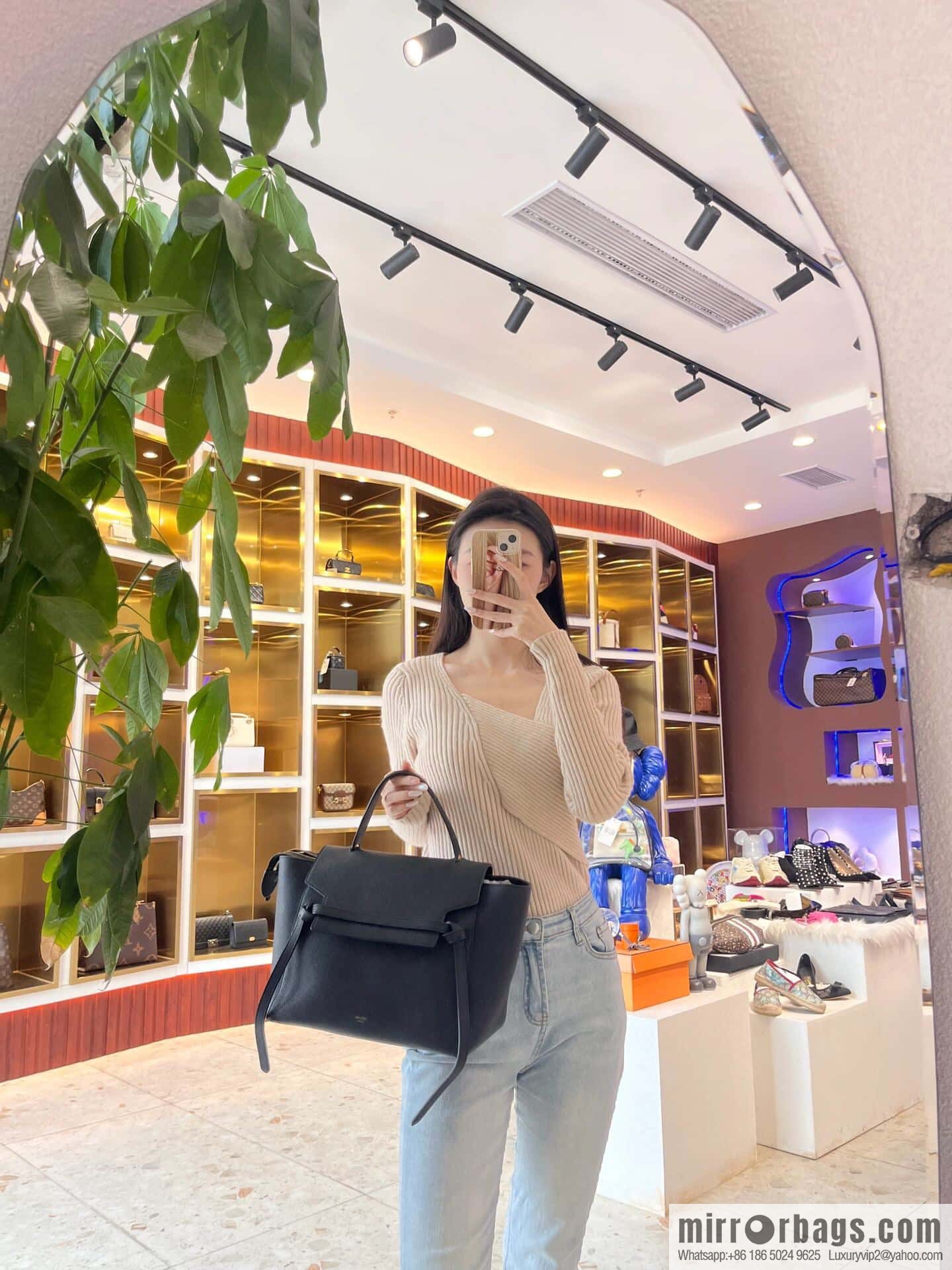 [Premium quality, original leather] CELINE BELT MICRO medium grained calfskin handbag 175520