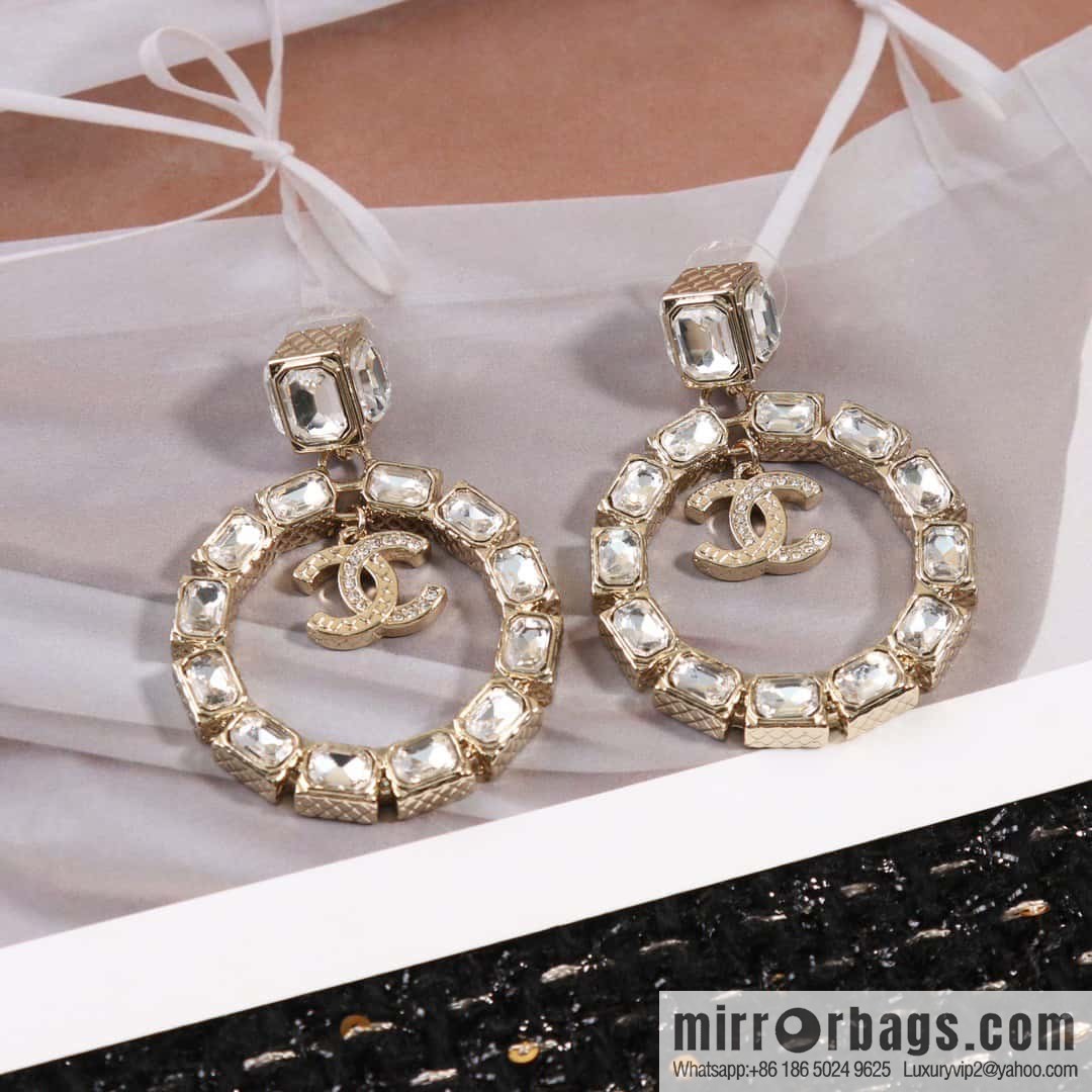 ☀️New ☑️ Chanel C2 double c square diamond round stud earrings ☀️