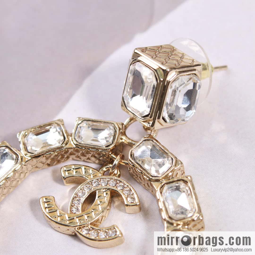☀️New ☑️ Chanel C2 double c square diamond round stud earrings ☀️