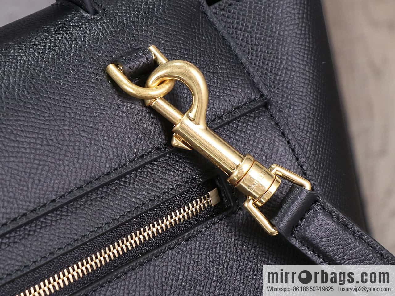 [Premium quality, original leather] CELINE BELT MICRO medium grained calfskin handbag 175520