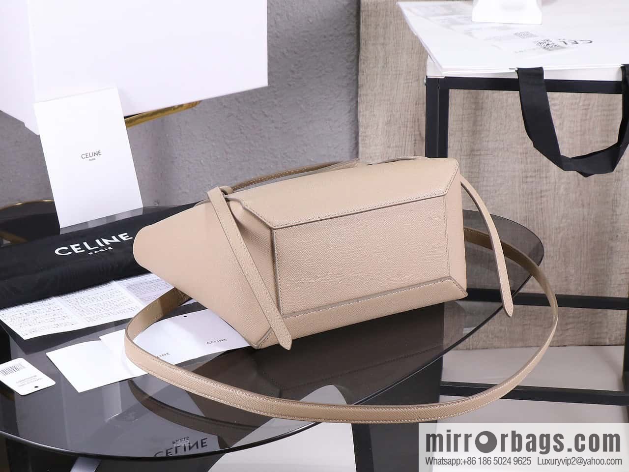 [Premium quality, original leather] CELINE BELT MICRO medium grained calfskin handbag 175520