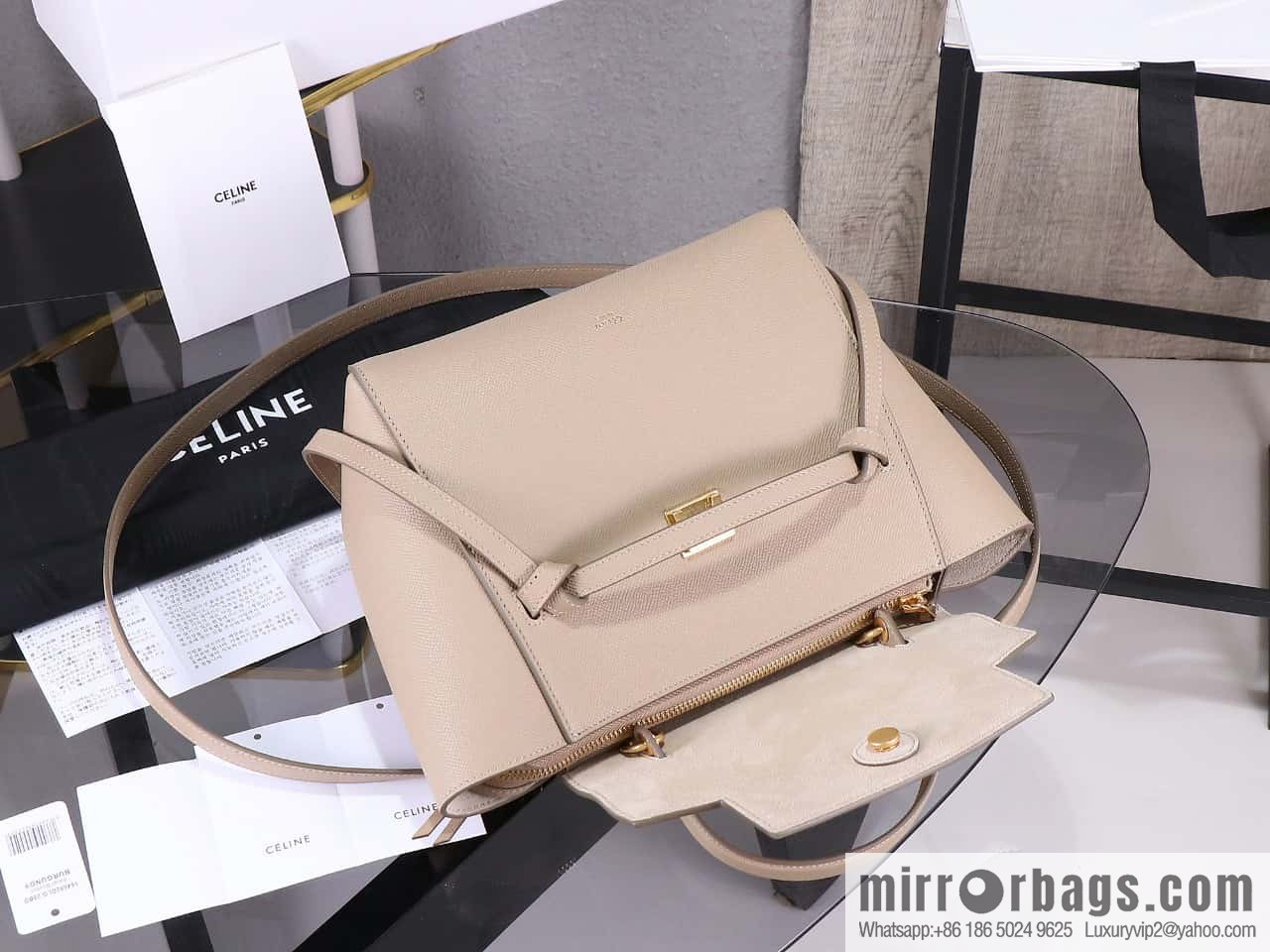 [Premium quality, original leather] CELINE BELT MICRO medium grained calfskin handbag 175520