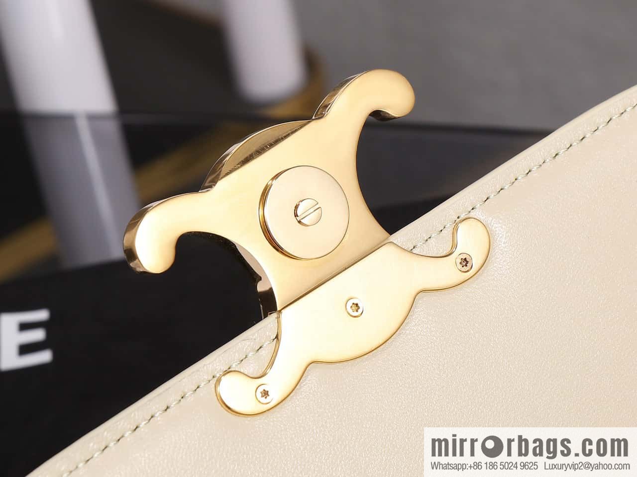 [Premium quality, all-steel hardware] CELINE 23s autumn and winter new products | COLLEGE TRIOMPHE bright cow leather (fabric) chain strap handbag number: 113583 Arc de Triomphe autumn new