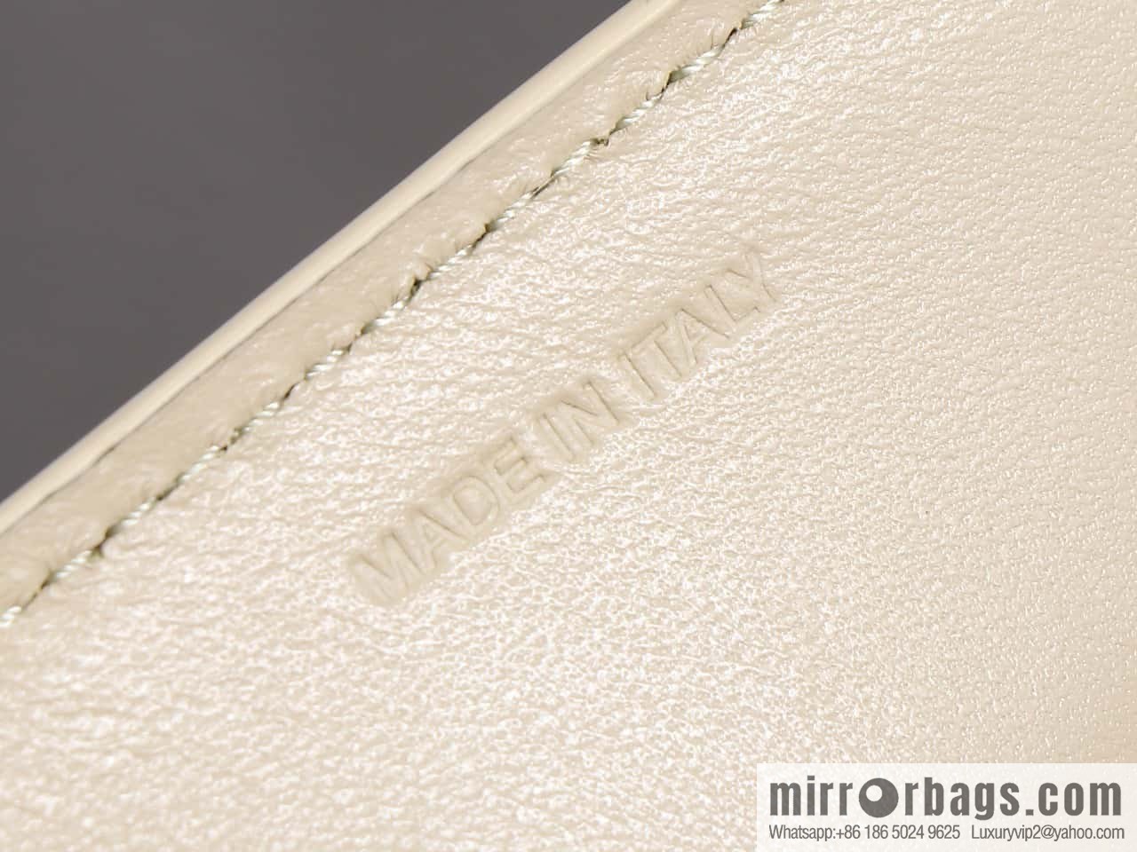 [Premium quality, all-steel hardware] CELINE 23s autumn and winter new products | COLLEGE TRIOMPHE bright cow leather (fabric) chain strap handbag number: 113583 Arc de Triomphe autumn new